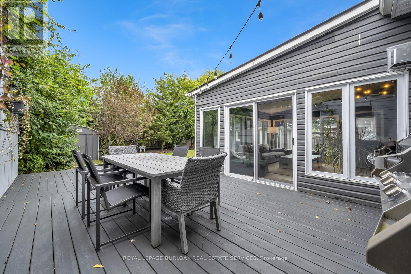 












2227 DEYNCOURT DRIVE

,
Burlington,




Ontario
L7R1W2

