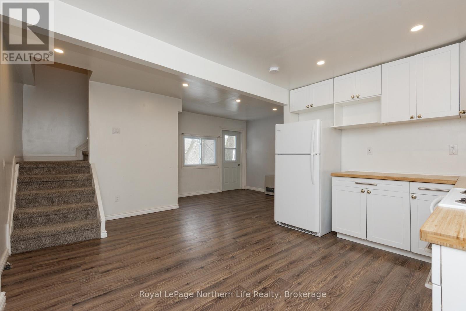 












444 SECOND AVENUE E

,
North Bay (Central),




Ontario
P1B1L8

