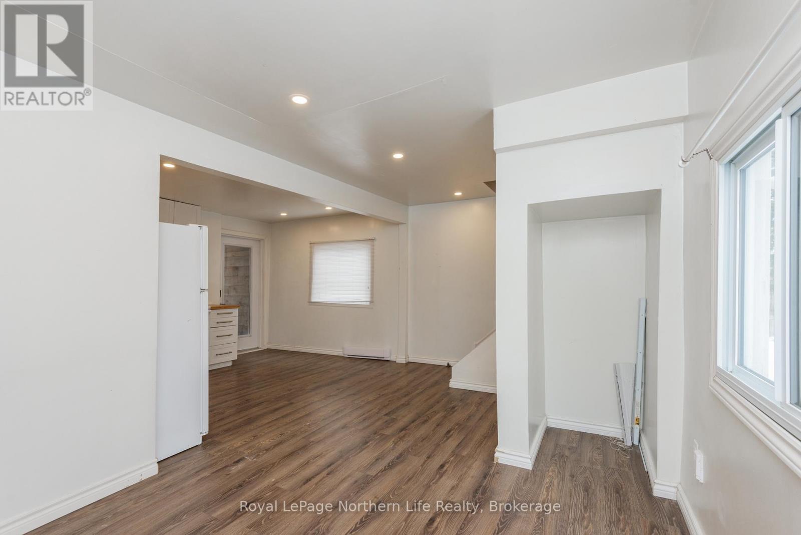 












444 SECOND AVENUE E

,
North Bay (Central),




Ontario
P1B1L8

