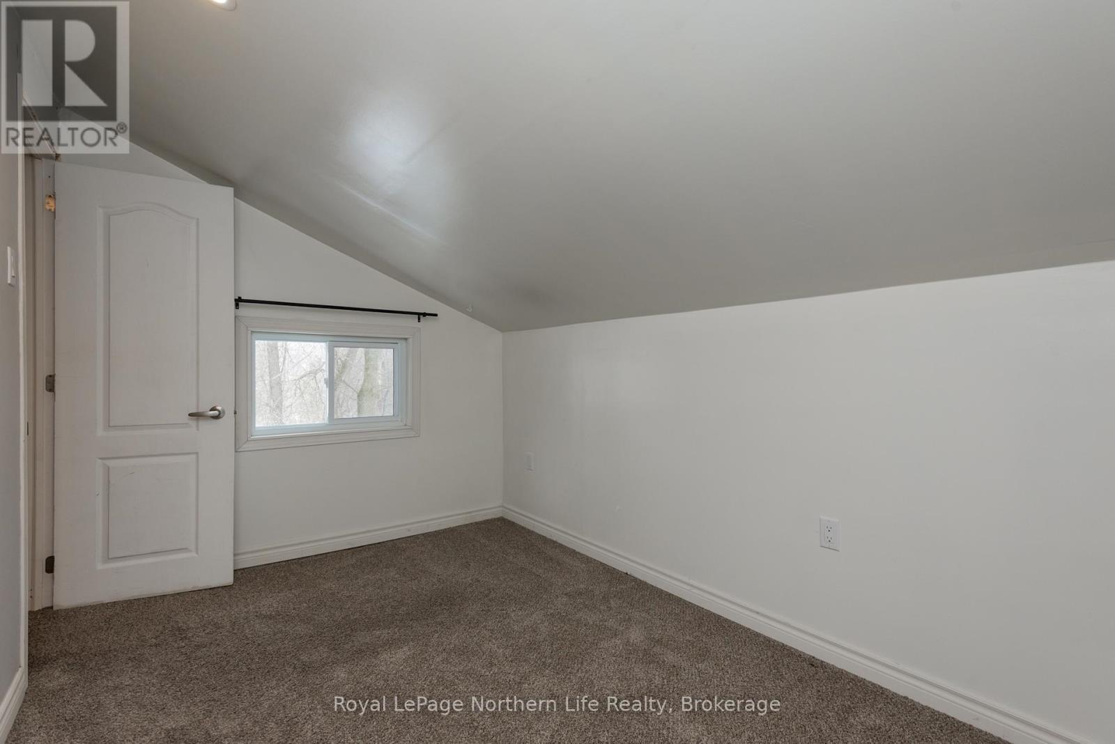 












444 SECOND AVENUE E

,
North Bay (Central),




Ontario
P1B1L8

