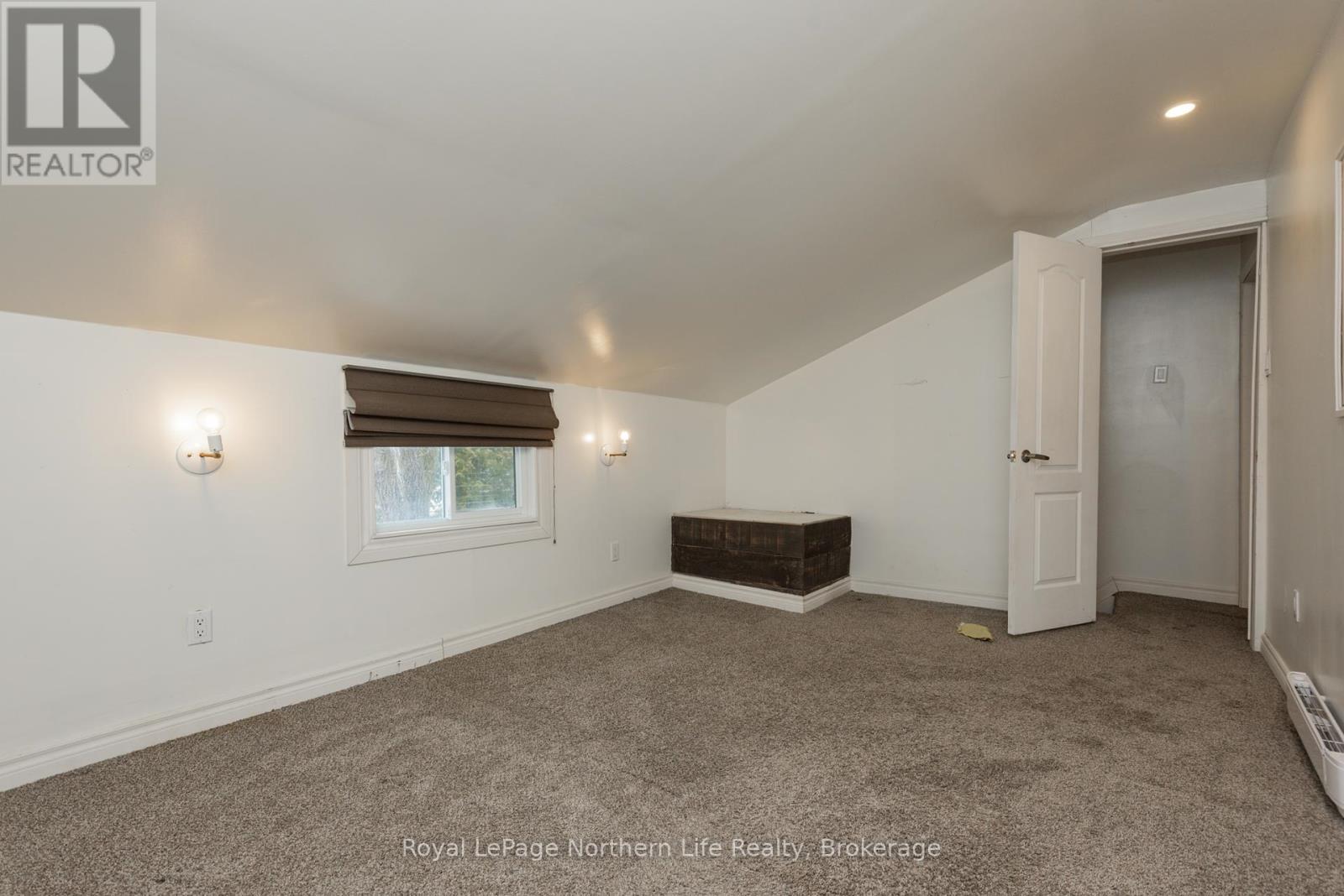 












444 SECOND AVENUE E

,
North Bay (Central),




Ontario
P1B1L8

