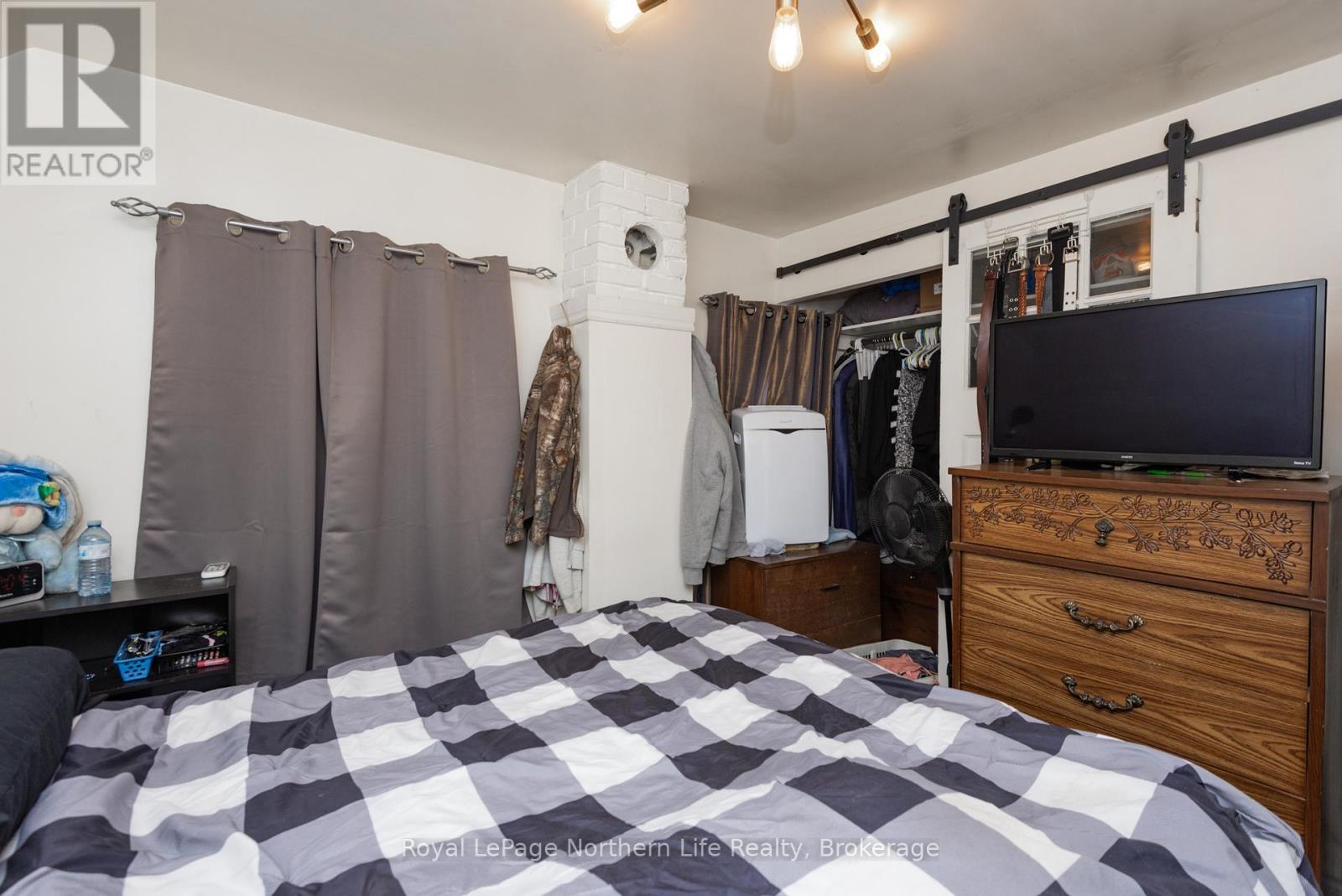 












444 SECOND AVENUE E

,
North Bay (Central),




Ontario
P1B1L8

