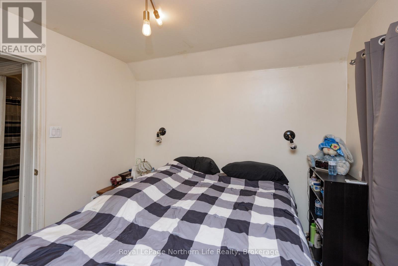 












444 SECOND AVENUE E

,
North Bay (Central),




Ontario
P1B1L8

