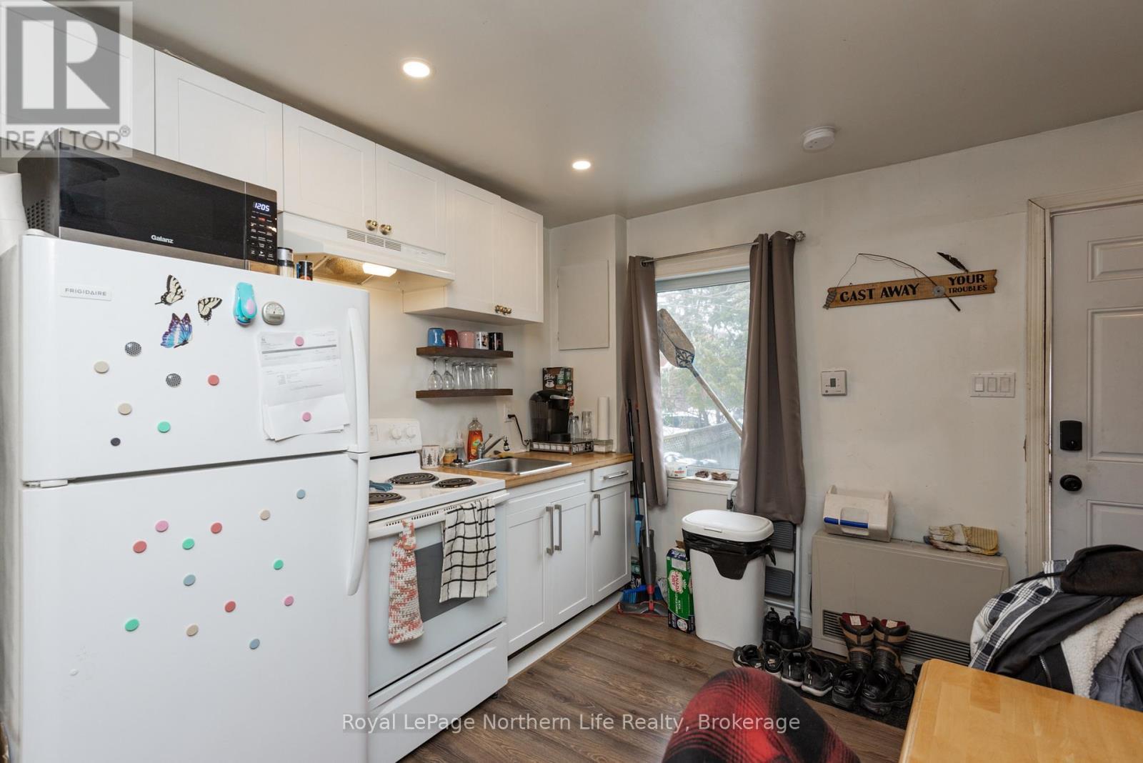 












444 SECOND AVENUE E

,
North Bay (Central),




Ontario
P1B1L8

