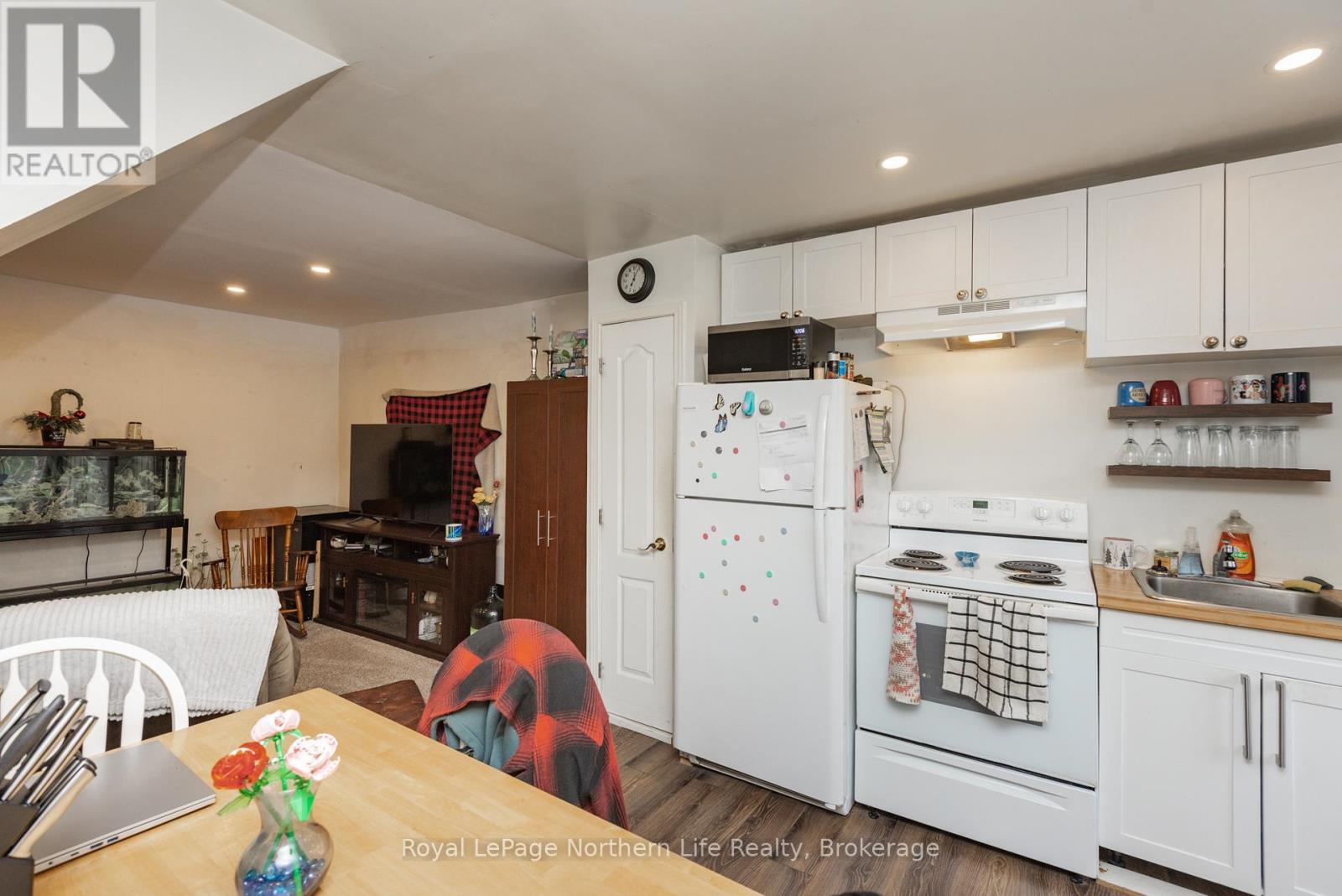 












444 SECOND AVENUE E

,
North Bay (Central),




Ontario
P1B1L8

