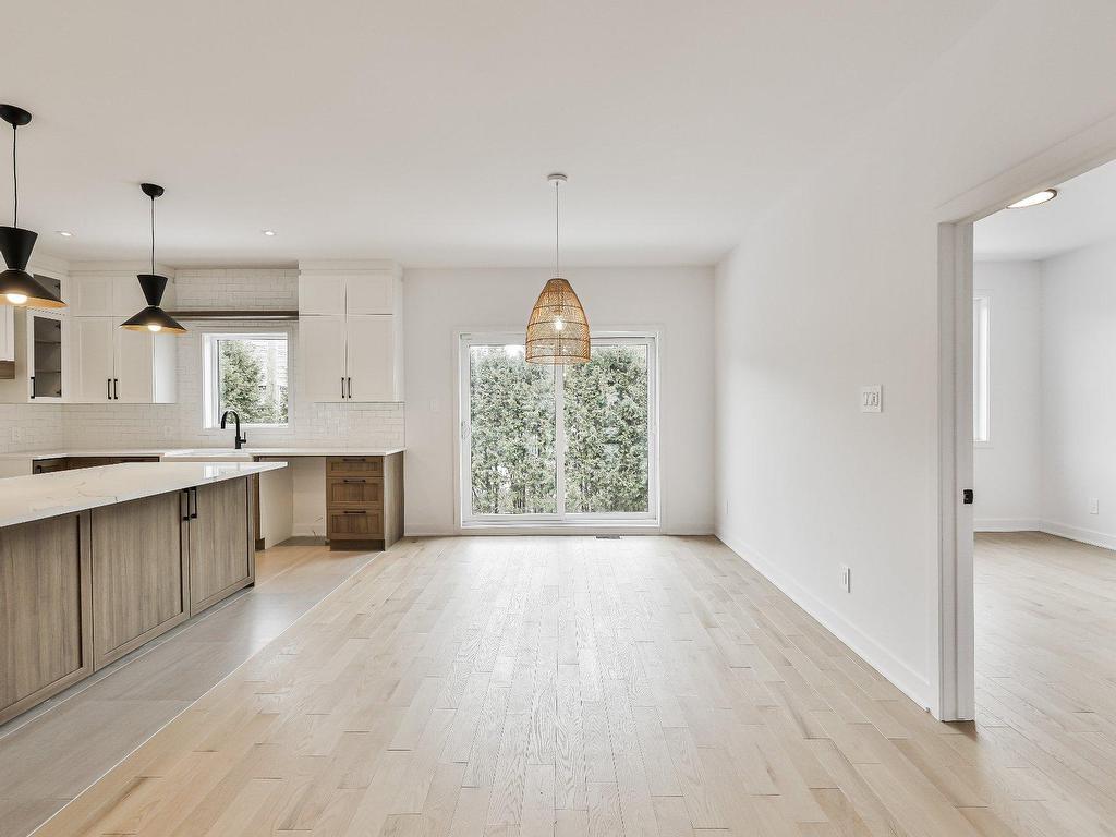 












Rue des Érables

,
L'Assomption,




QC
J5W5M1

