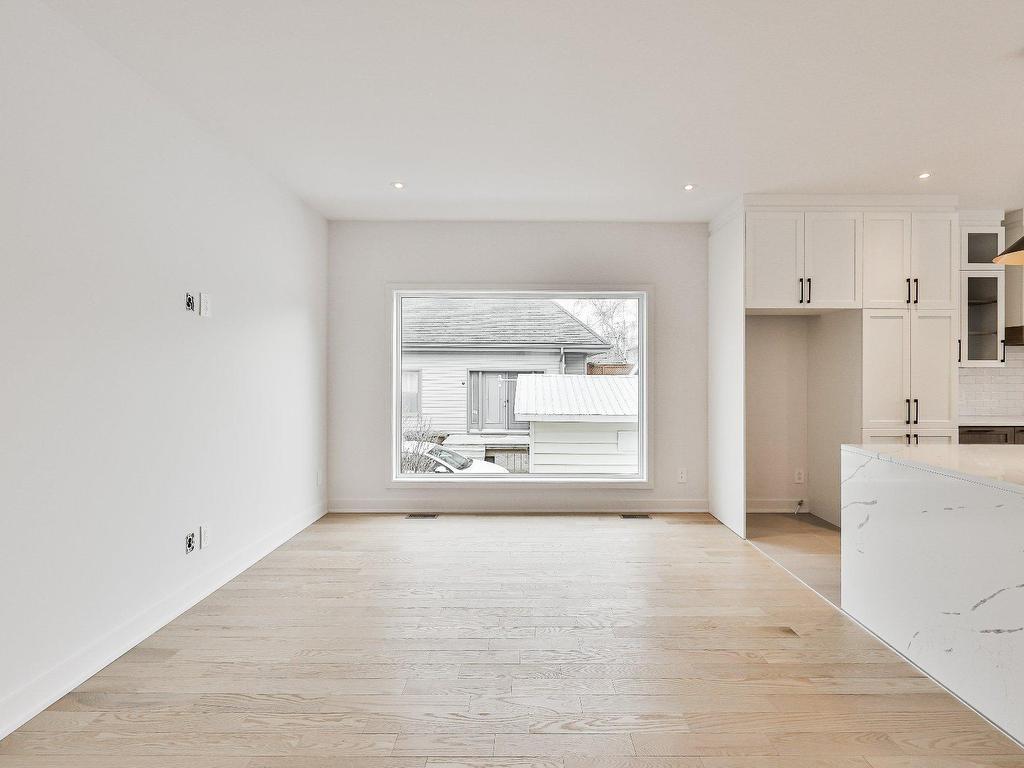 












Rue des Érables

,
L'Assomption,




QC
J5W5M1

