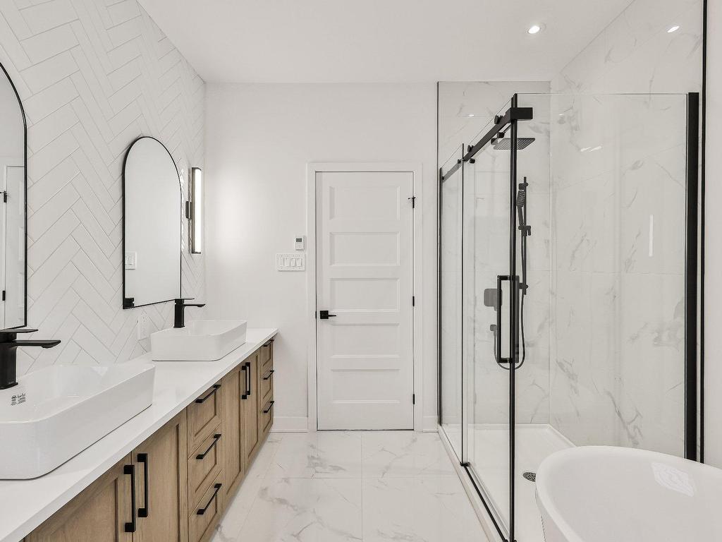 












Rue des Érables

,
L'Assomption,




QC
J5W5M1

