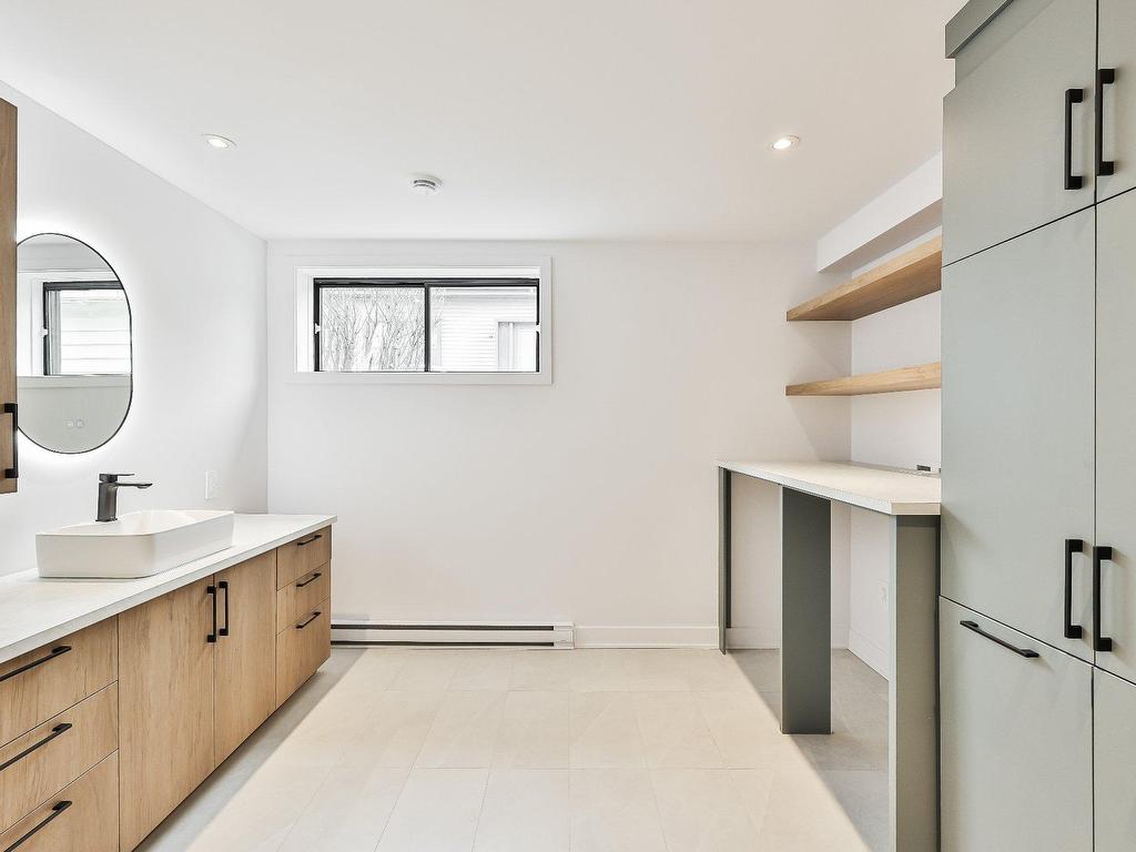 












Rue des Érables

,
L'Assomption,




QC
J5W5M1

