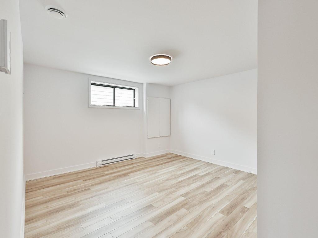 












Rue des Érables

,
L'Assomption,




QC
J5W5M1

