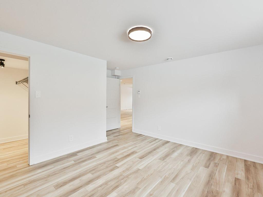 












Rue des Érables

,
L'Assomption,




QC
J5W5M1


