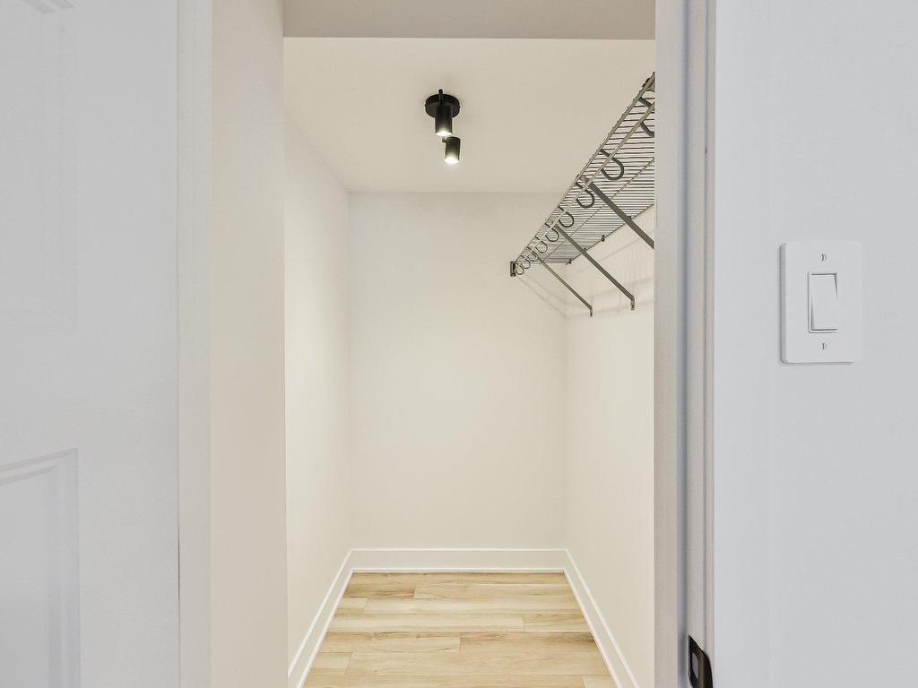 












Rue des Érables

,
L'Assomption,




QC
J5W5M1


