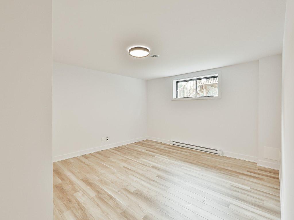 












Rue des Érables

,
L'Assomption,




QC
J5W5M1

