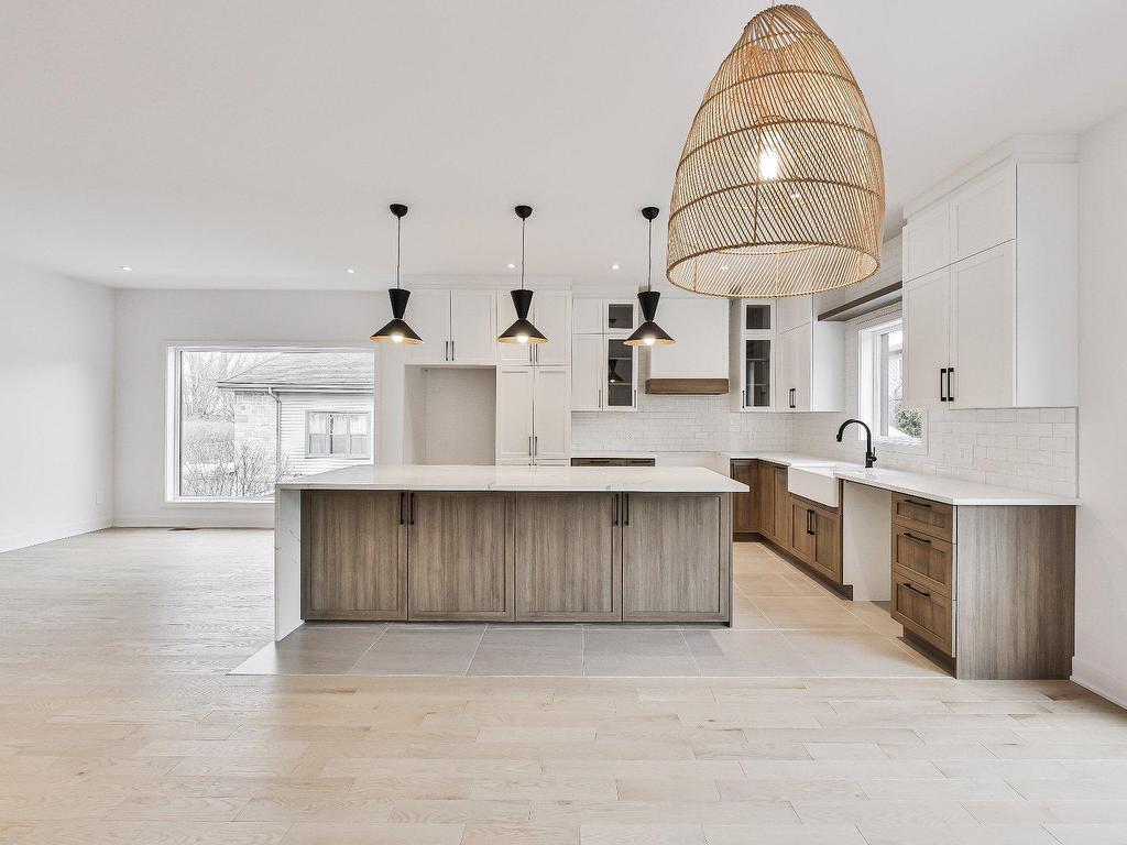 












Rue des Érables

,
L'Assomption,




QC
J5W5M1

