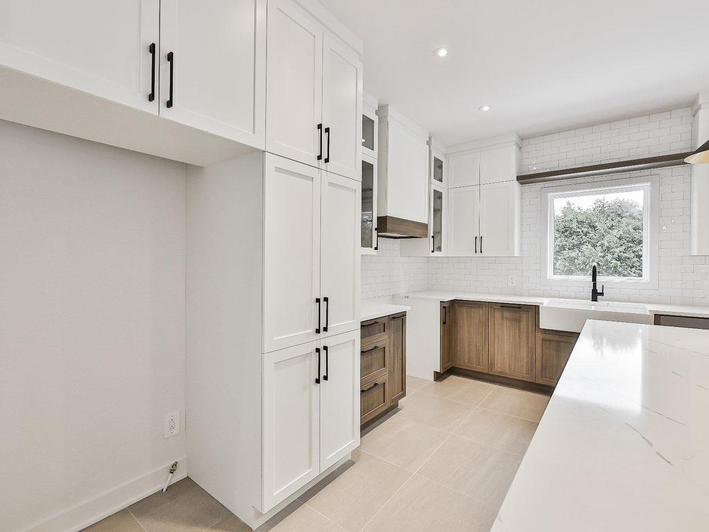 












Rue des Érables

,
L'Assomption,




QC
J5W5M1

