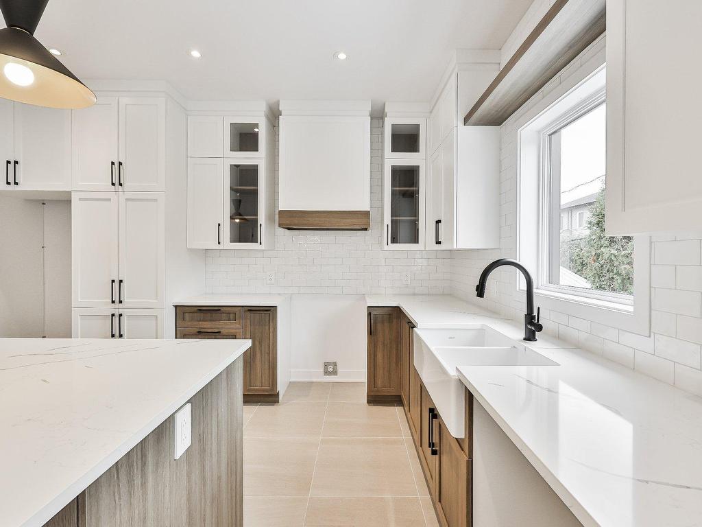 












Rue des Érables

,
L'Assomption,




QC
J5W5M1


