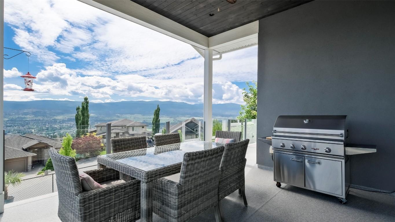 









593


Harrogate

Lane,
Kelowna,




BC
V1V 3A5

