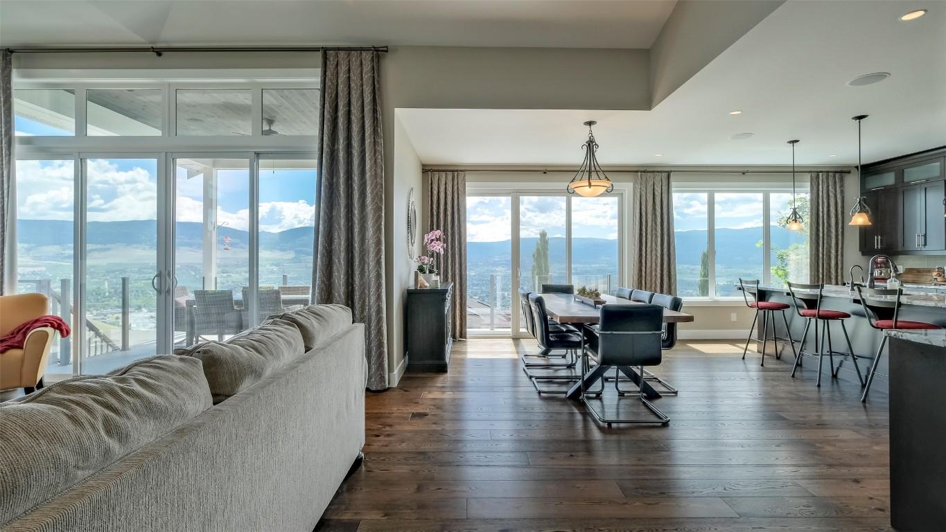 









593


Harrogate

Lane,
Kelowna,




BC
V1V 3A5

