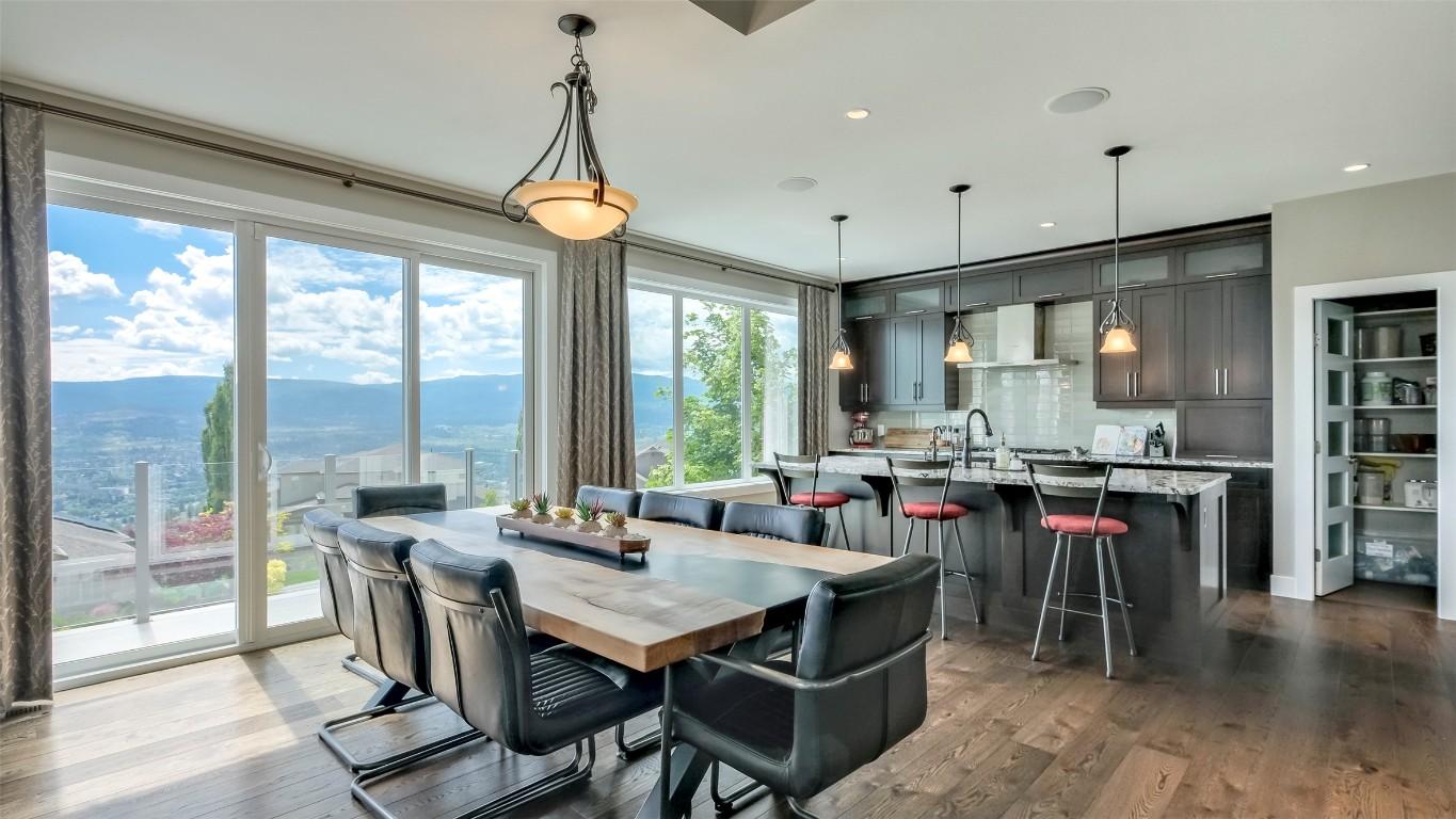 









593


Harrogate

Lane,
Kelowna,




BC
V1V 3A5

