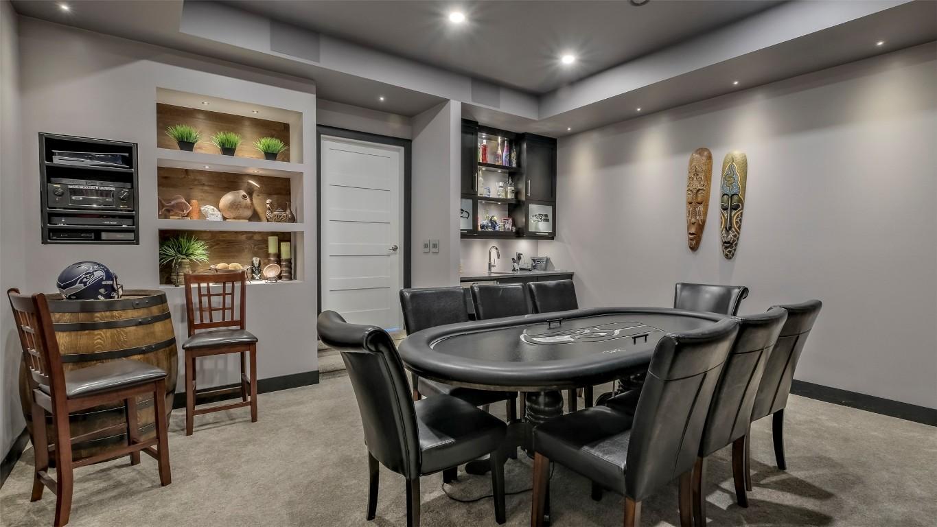 









593


Harrogate

Lane,
Kelowna,




BC
V1V 3A5

