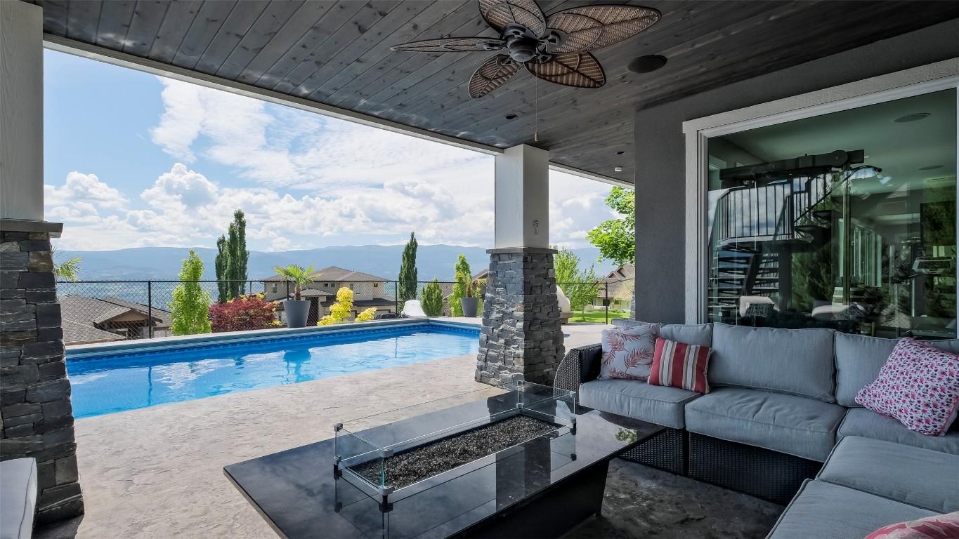 









593


Harrogate

Lane,
Kelowna,




BC
V1V 3A5

