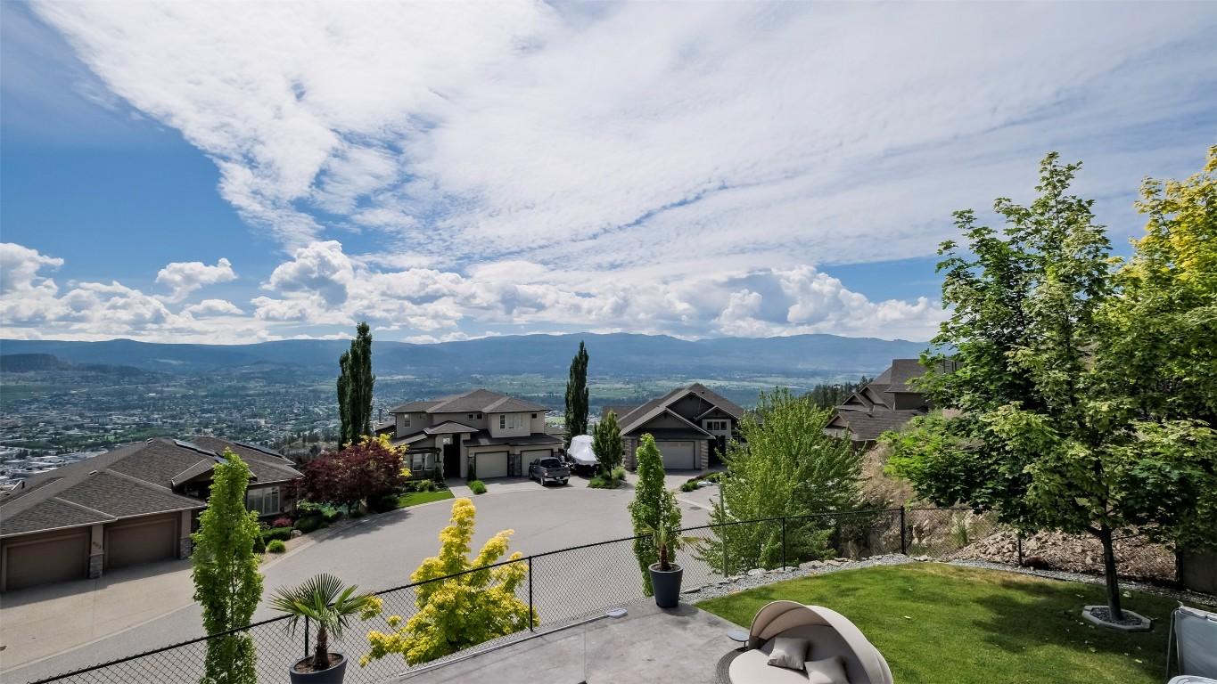 









593


Harrogate

Lane,
Kelowna,




BC
V1V 3A5

