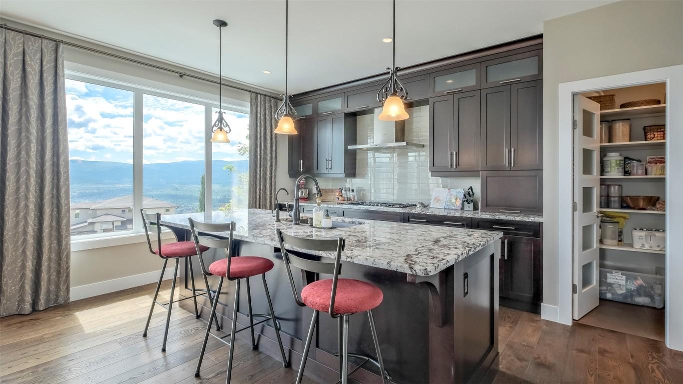 









593


Harrogate

Lane,
Kelowna,




BC
V1V 3A5

