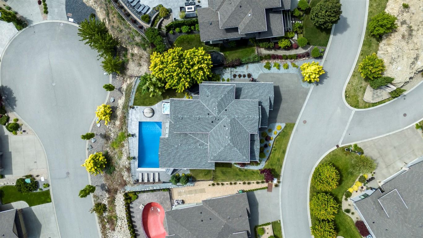 









593


Harrogate

Lane,
Kelowna,




BC
V1V 3A5

