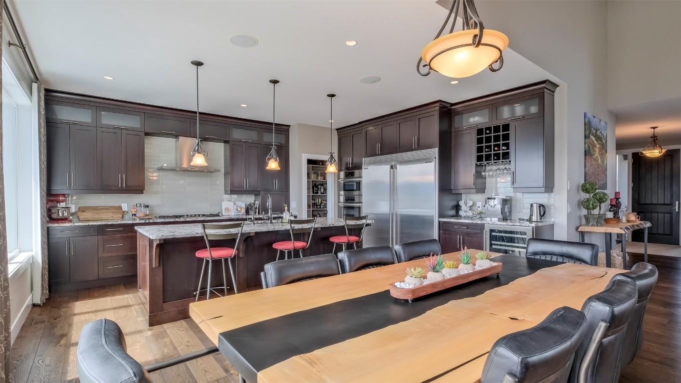 









593


Harrogate

Lane,
Kelowna,




BC
V1V 3A5

