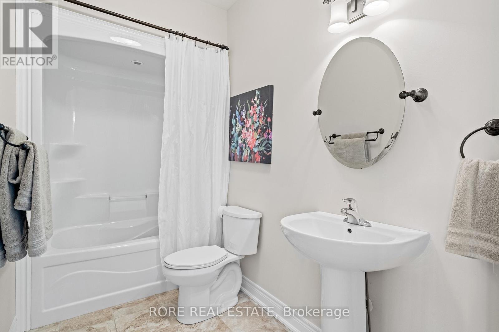 Main Floor Bathroom - 56 Sunrise Court, Fort Erie (Ridgeway), ON - Indoor Photo Showing Bathroom