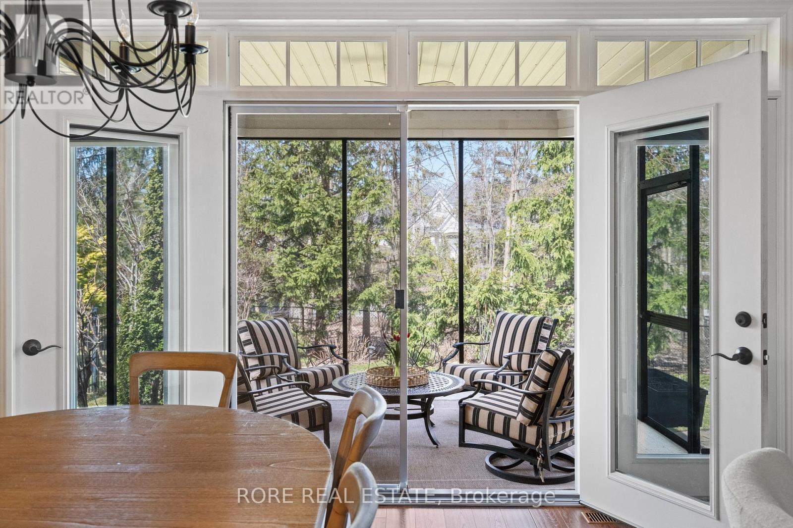 56 Sunrise Court, Fort Erie (Ridgeway), ON - Indoor Photo Showing Dining Room