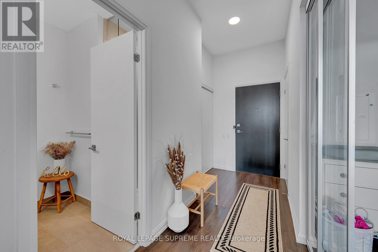 












215 - 4208 DUNDAS STREET W

,
Toronto,




Ontario
M8X0B1

