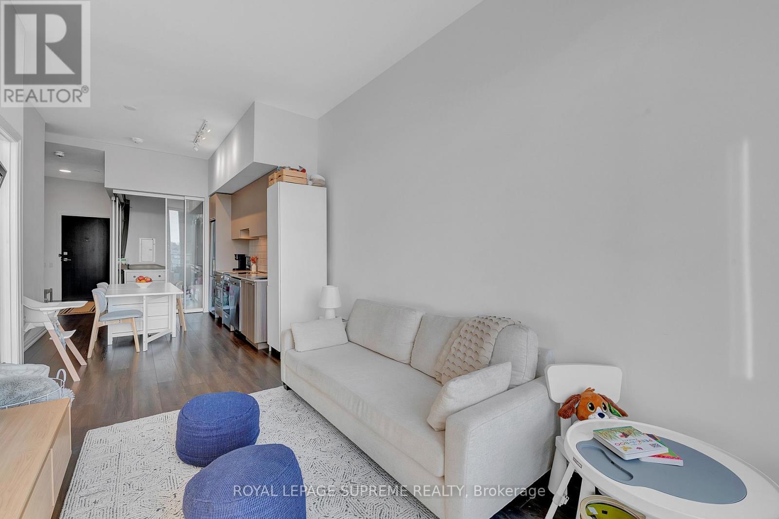 












215 - 4208 DUNDAS STREET W

,
Toronto,




Ontario
M8X0B1


