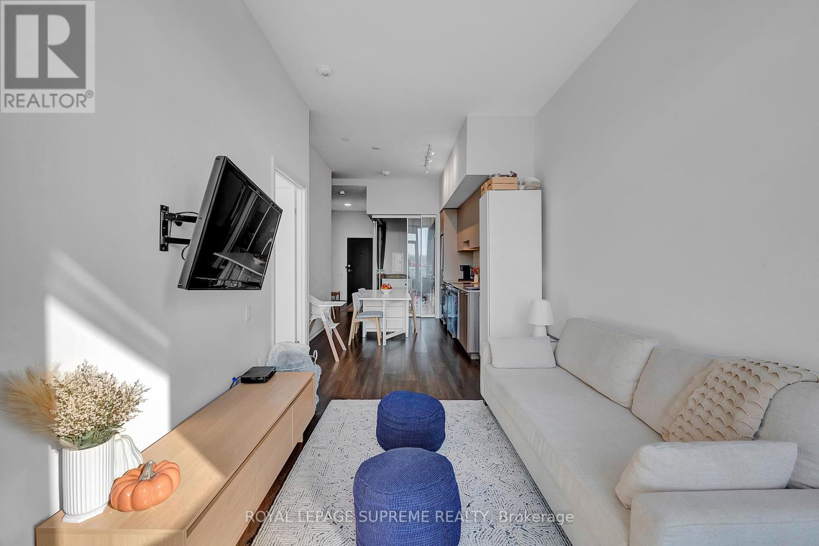 












215 - 4208 DUNDAS STREET W

,
Toronto,




Ontario
M8X0B1

