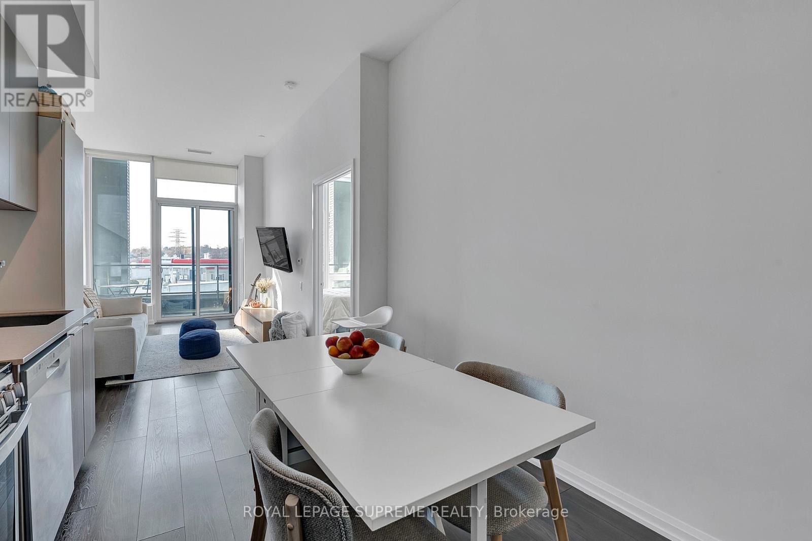 












215 - 4208 DUNDAS STREET W

,
Toronto,




Ontario
M8X0B1

