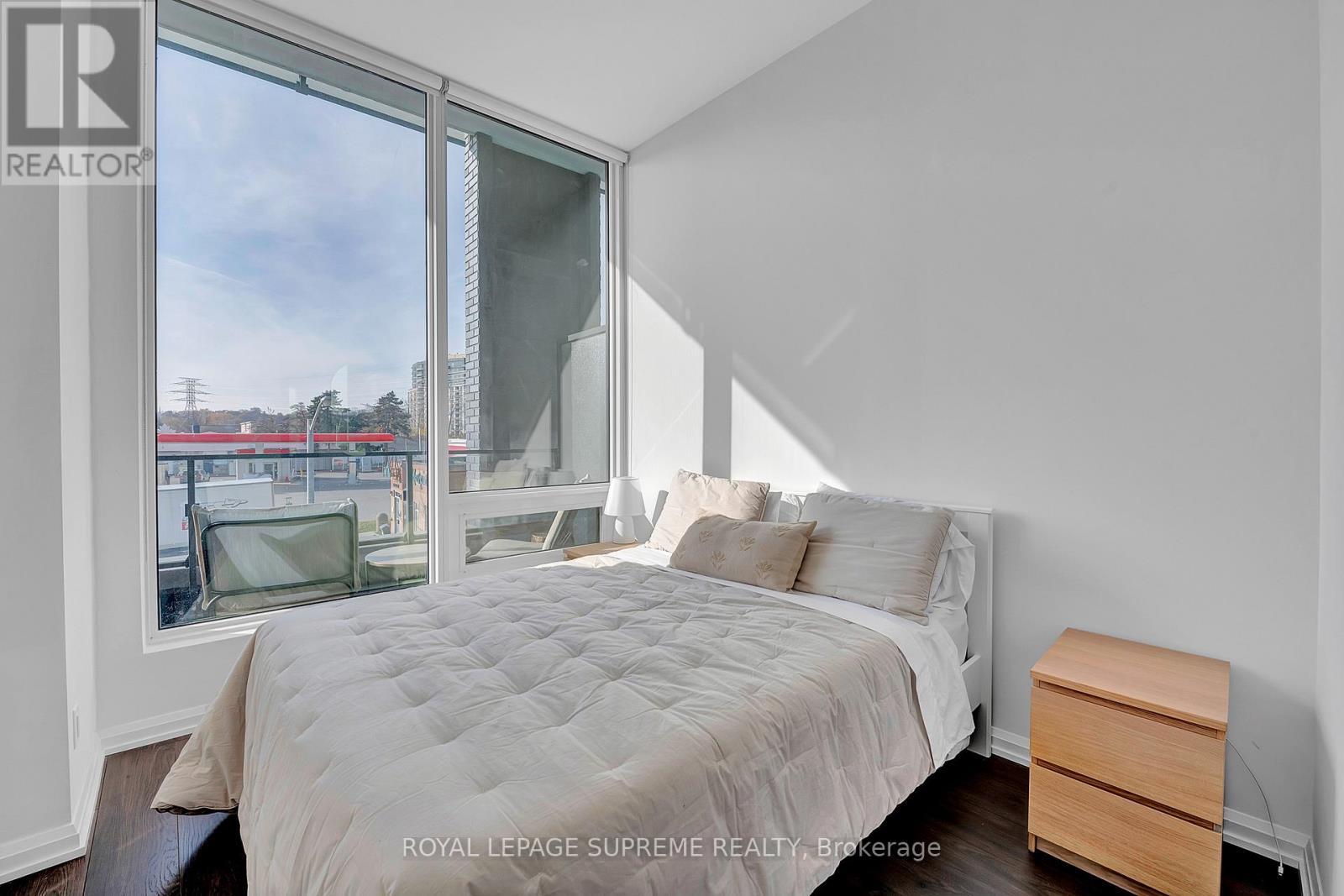 












215 - 4208 DUNDAS STREET W

,
Toronto,




Ontario
M8X0B1

