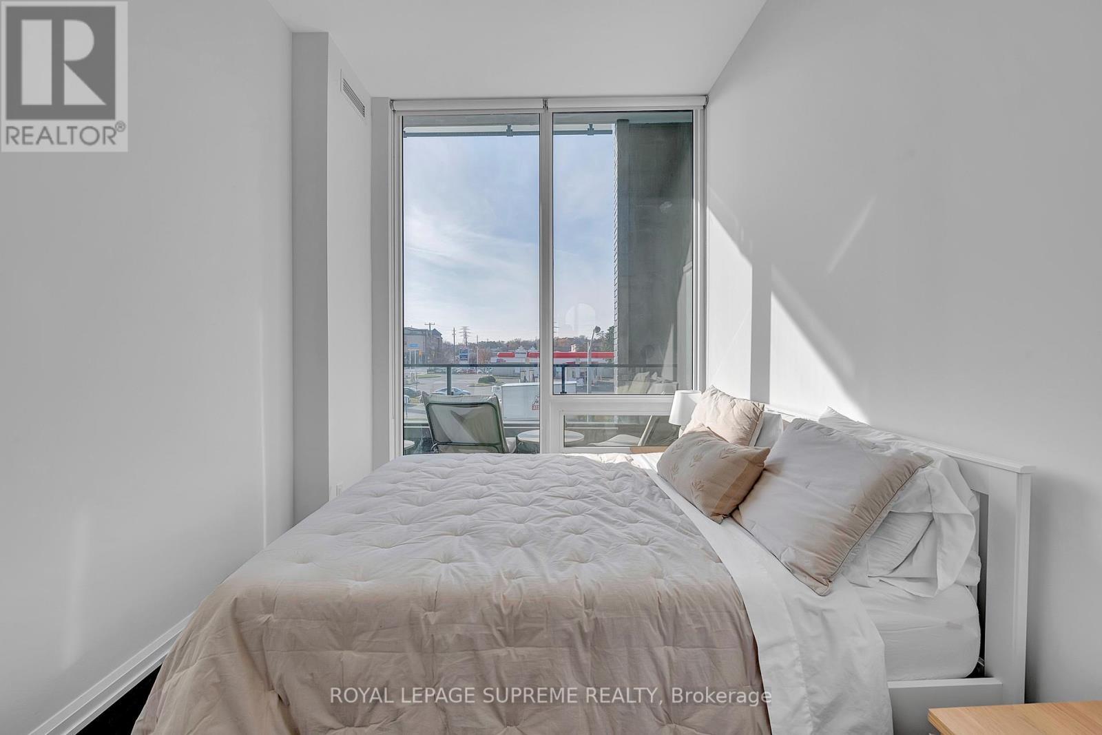 












215 - 4208 DUNDAS STREET W

,
Toronto,




Ontario
M8X0B1

