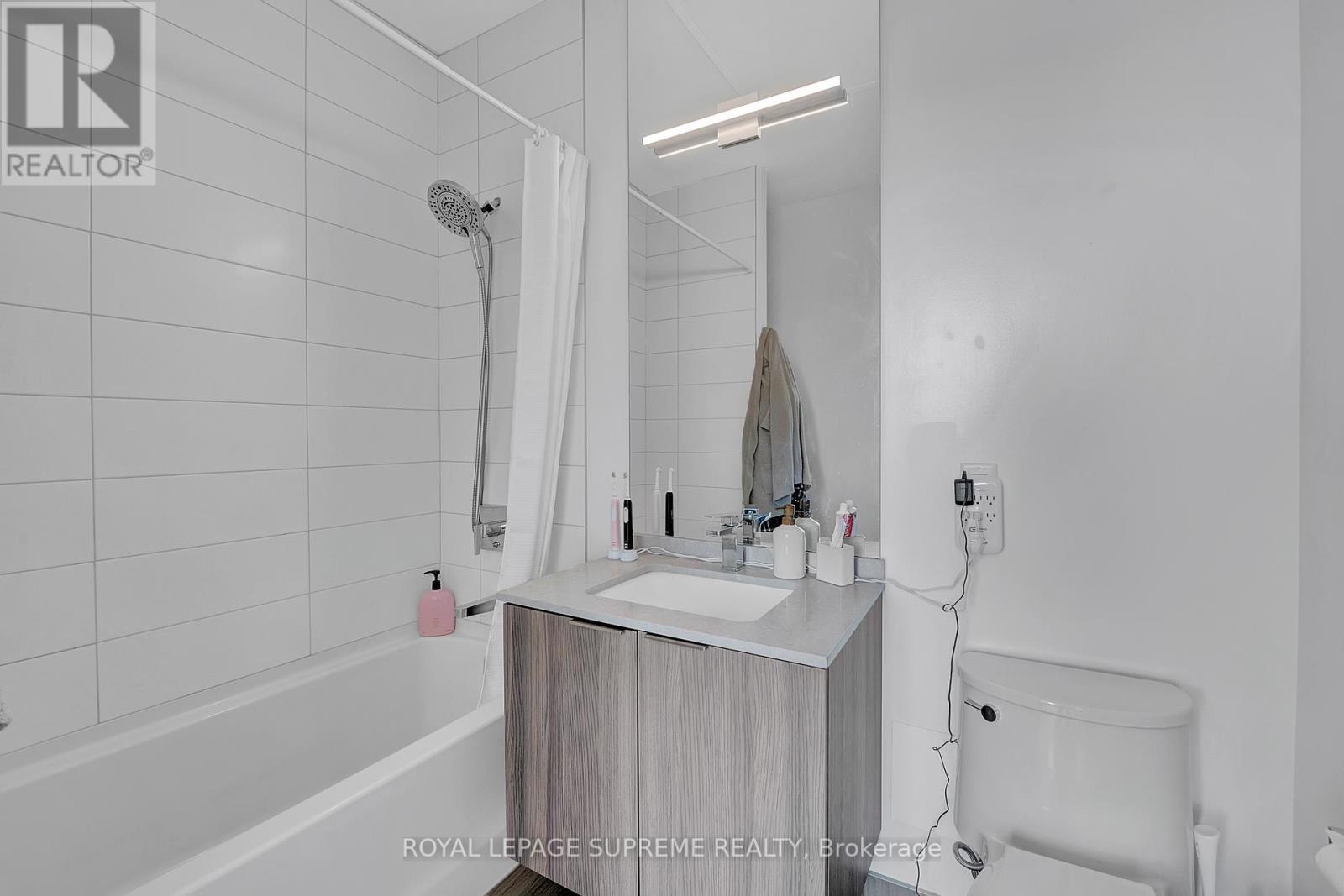 












215 - 4208 DUNDAS STREET W

,
Toronto,




Ontario
M8X0B1

