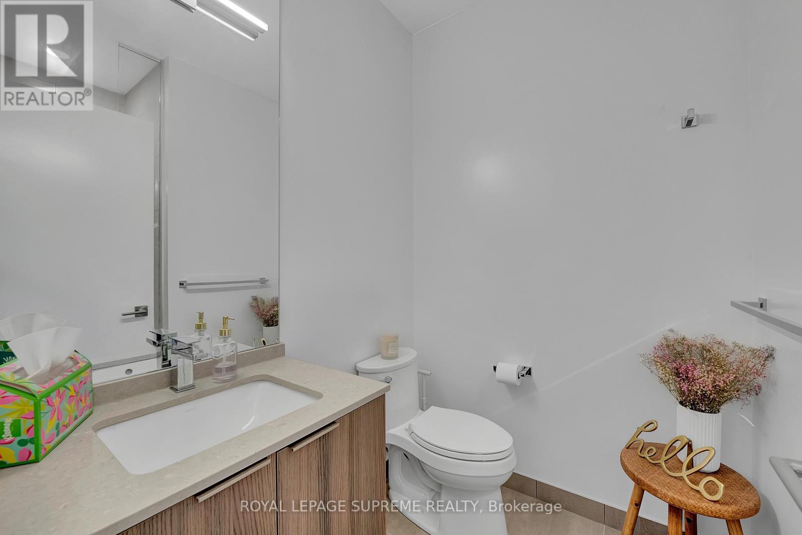 












215 - 4208 DUNDAS STREET W

,
Toronto,




Ontario
M8X0B1

