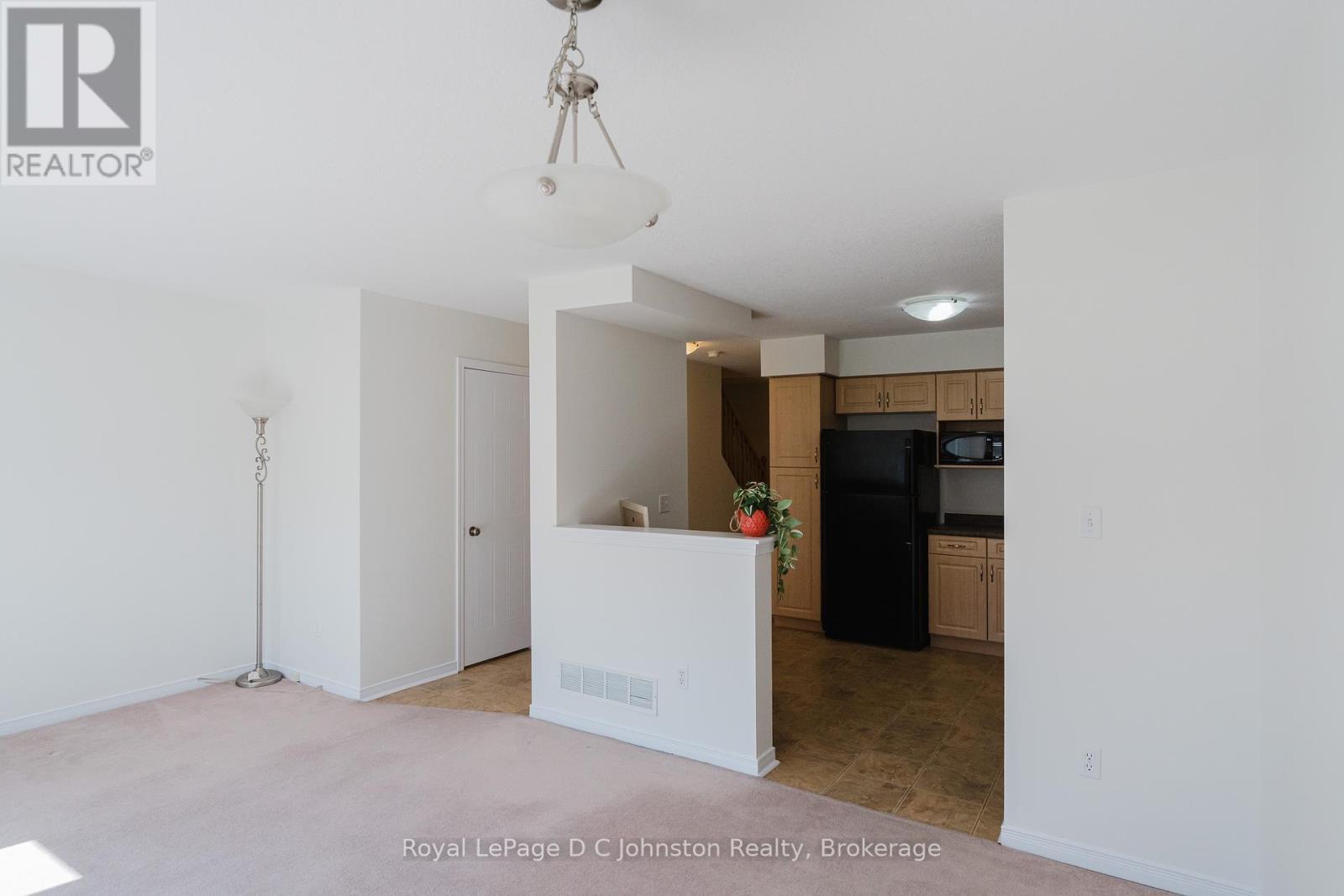 












94 - 409 JOSEPH STREET

,
Saugeen Shores,




Ontario
N0H2C2

