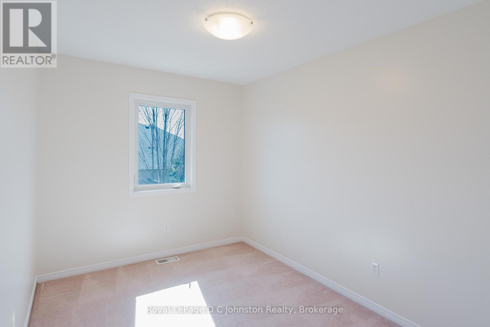












94 - 409 JOSEPH STREET

,
Saugeen Shores,




Ontario
N0H2C2

