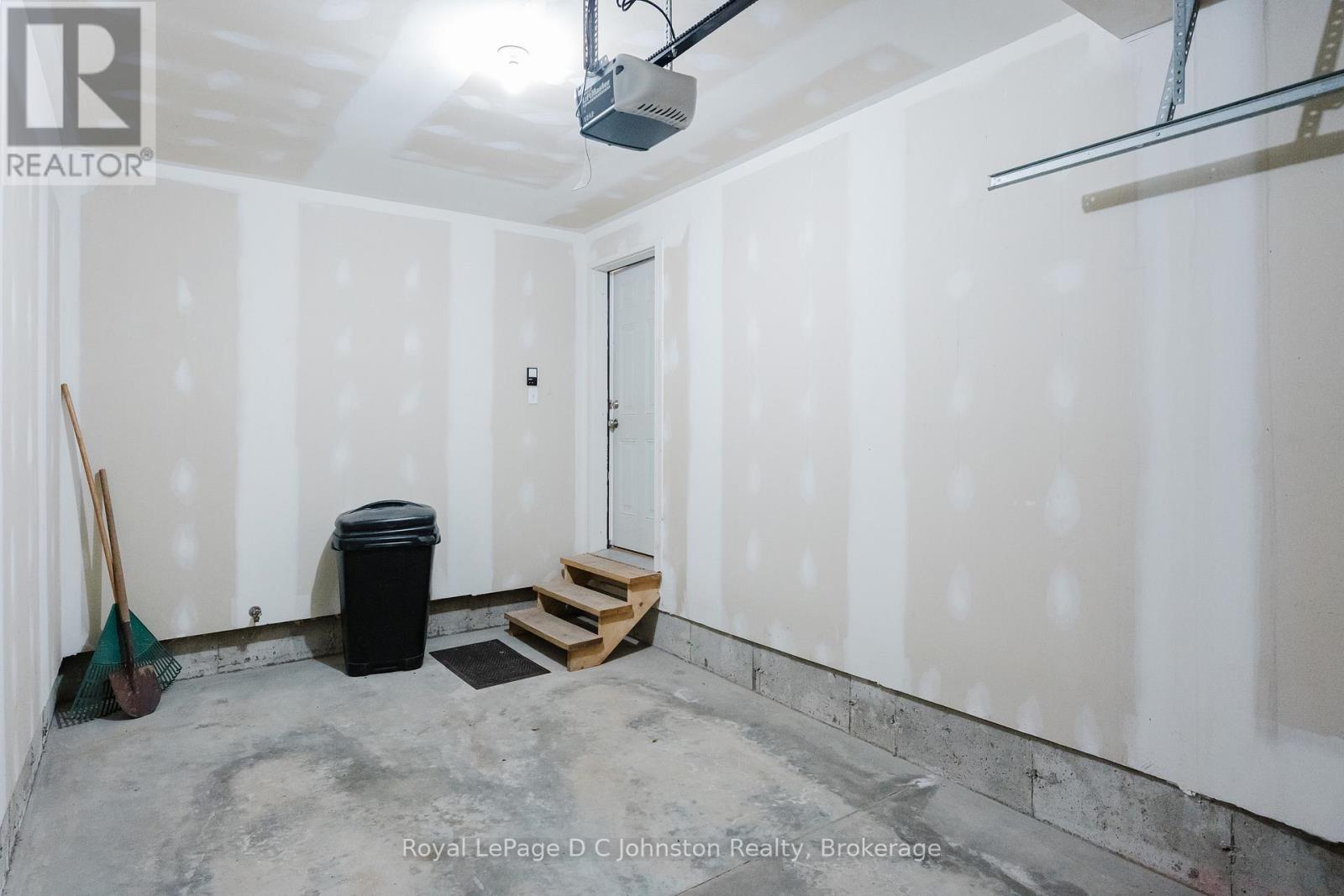 












94 - 409 JOSEPH STREET

,
Saugeen Shores,




Ontario
N0H2C2

