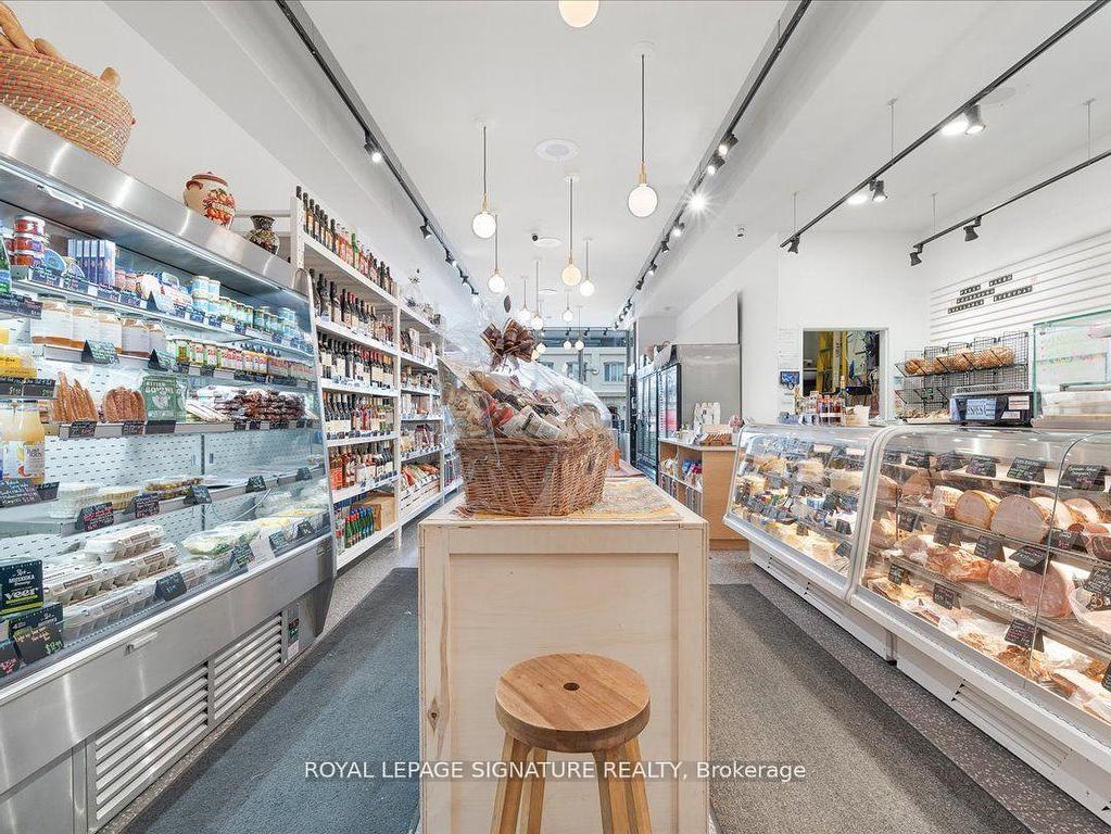 









1700


St Clair

Avenue West,
Toronto,




ON
M6N 1J1

