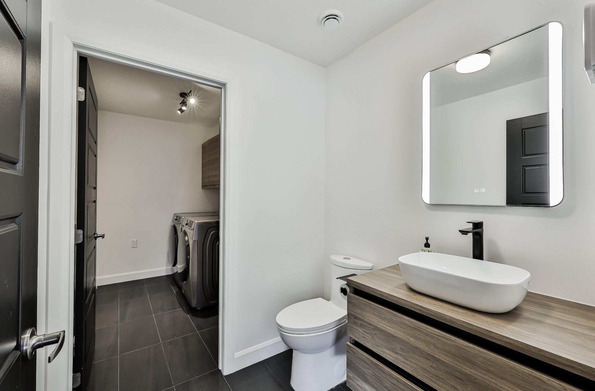









372


Rue du Tonnelier

,
Saint-Jérôme,




QC
J7Y0R4

