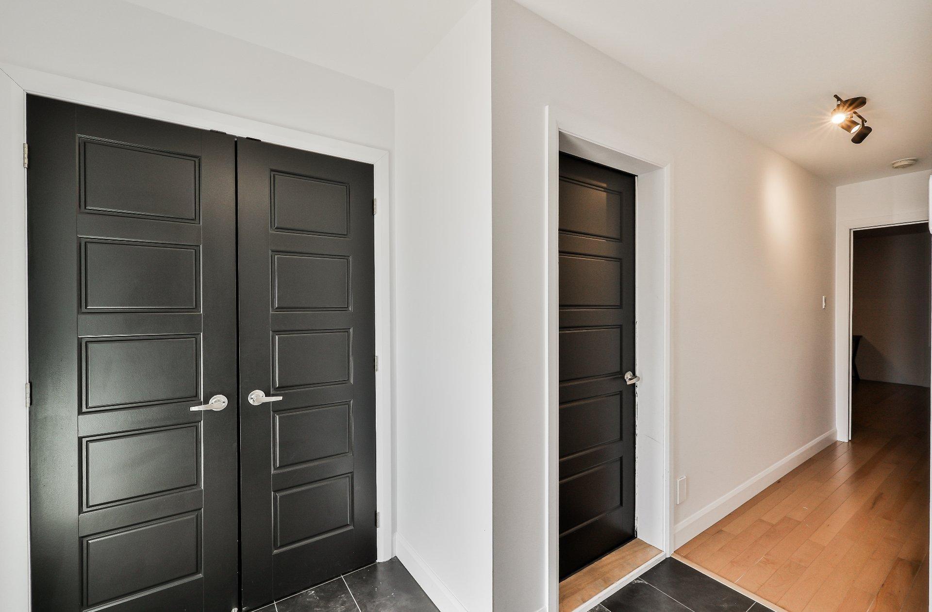 









372


Rue du Tonnelier

,
Saint-Jérôme,




QC
J7Y0R4

