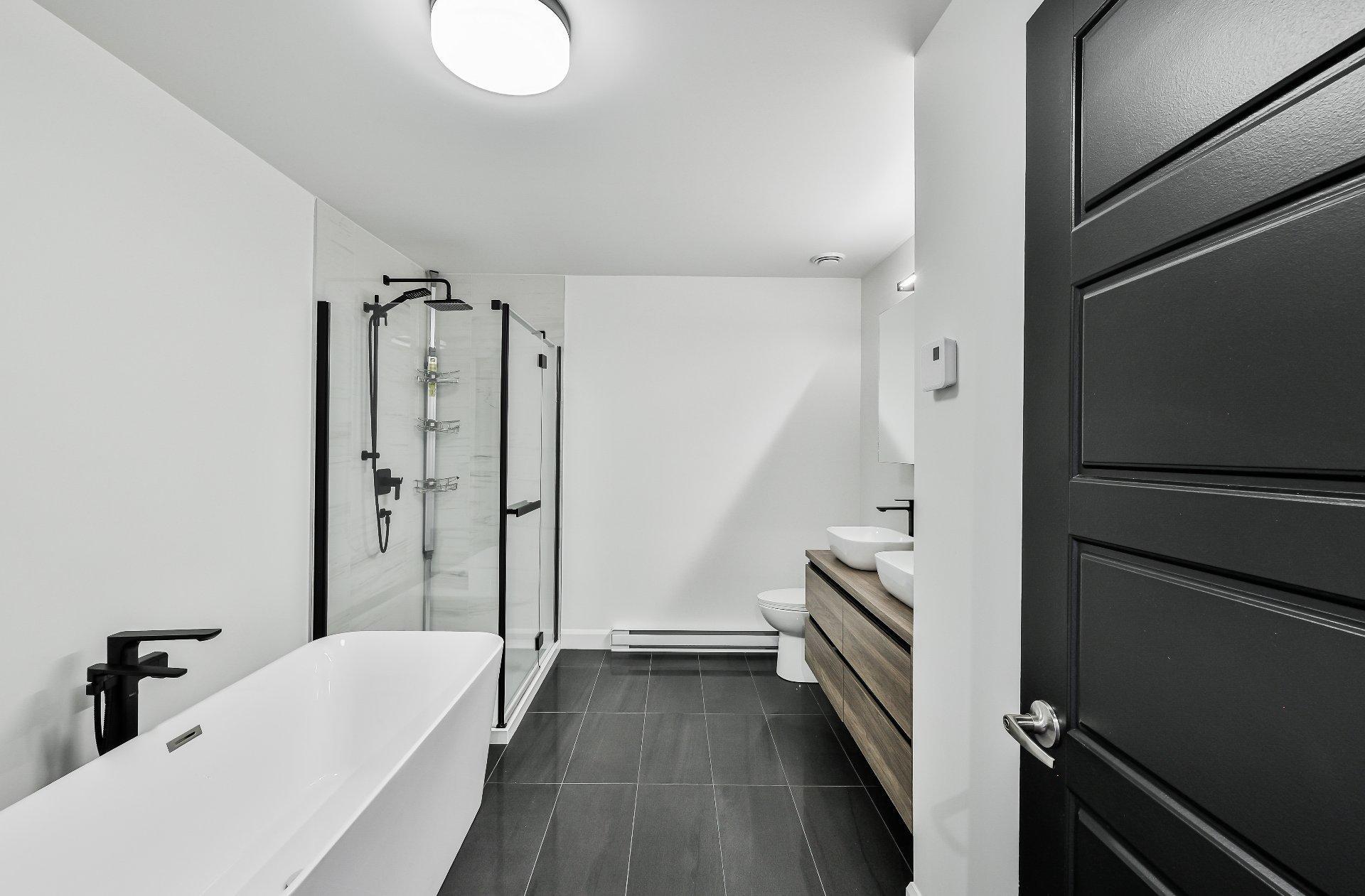 









372


Rue du Tonnelier

,
Saint-Jérôme,




QC
J7Y0R4

