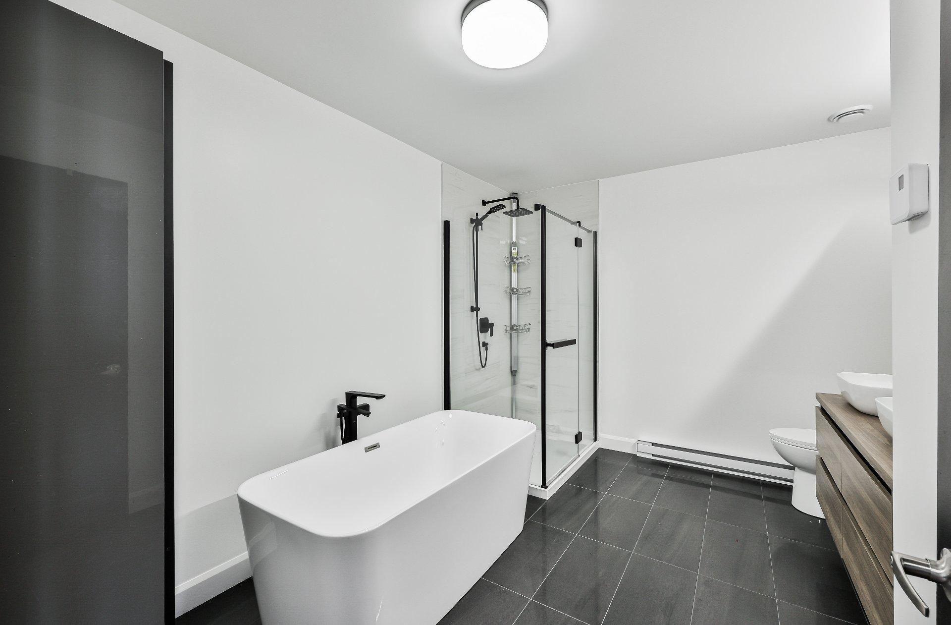 









372


Rue du Tonnelier

,
Saint-Jérôme,




QC
J7Y0R4

