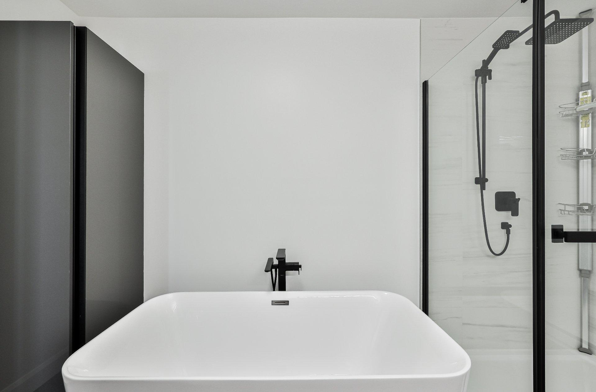 









372


Rue du Tonnelier

,
Saint-Jérôme,




QC
J7Y0R4

