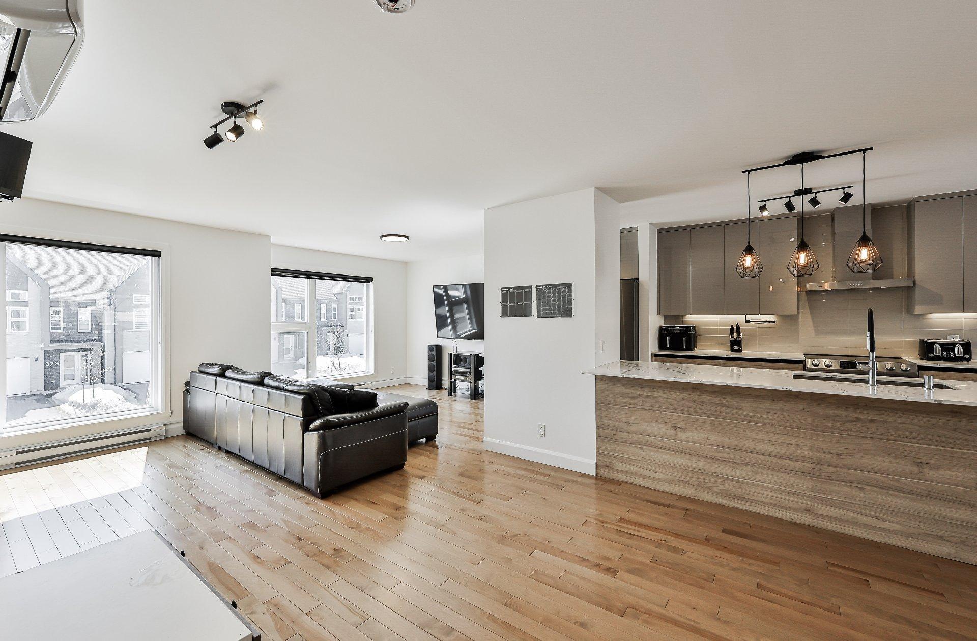 









372


Rue du Tonnelier

,
Saint-Jérôme,




QC
J7Y0R4

