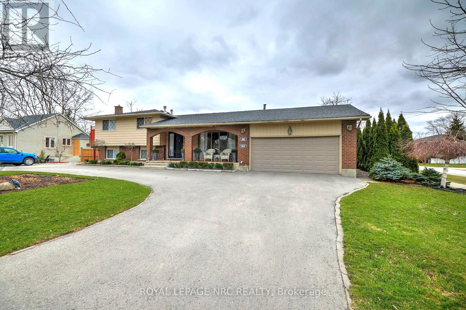 












90 MARY STREET

,
Niagara-on-the-Lake (101 - Town),




Ontario
L0S1J0

